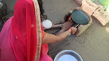 Village Bhabhi Xxxvbf Was Making Roti