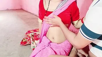 X Videuo – Desi Bhabhi Looks Amazing Wearing Saree