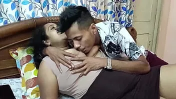 Xxxmq4 – Hot Bhabi With Teen Indian