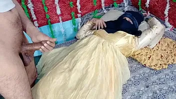 Yellow Xxxx Comdom Dressed Desi Bride Pussy Fucking